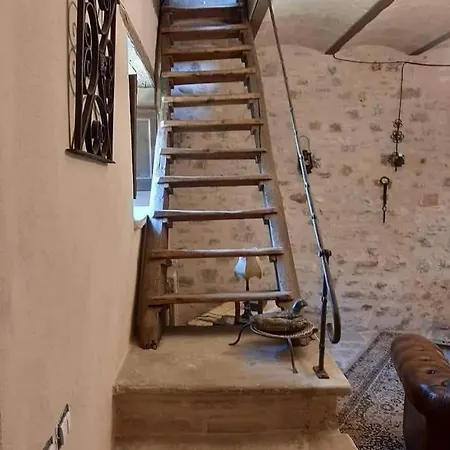 Affittasi Casale Localita Romeggio *