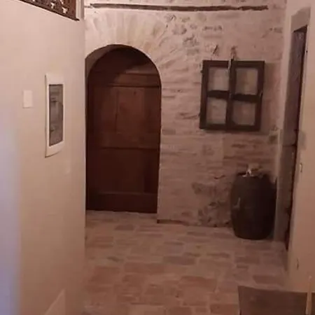 Affittasi Casale Localita Romeggio Nyaraló