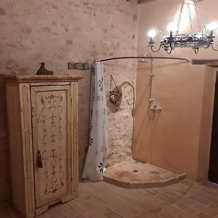 Affittasi Casale Localita Romeggio