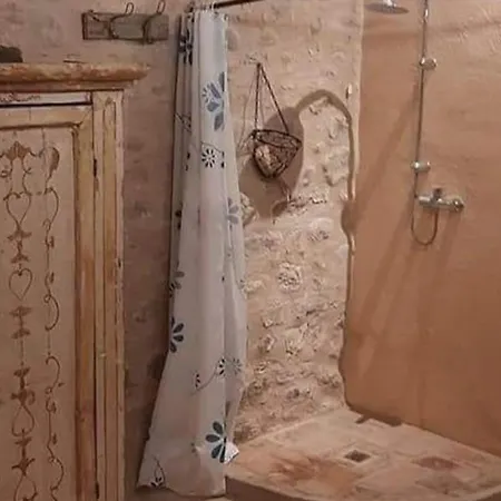 Affittasi Casale Localita Romeggio