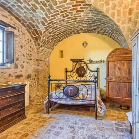Affittasi Casale Localita Romeggio